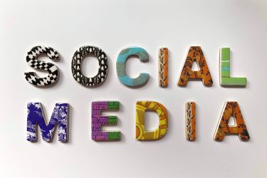 Świąteczna niespodzianka dla przedsiębiorców - bezpłatne szkolenie online ze specjalistą od social mediów